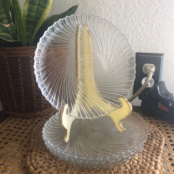 Arcoroc Other - Vintage Arcoroc Seabreeze Pressed Glass Salad/Desert Plates Set of Four